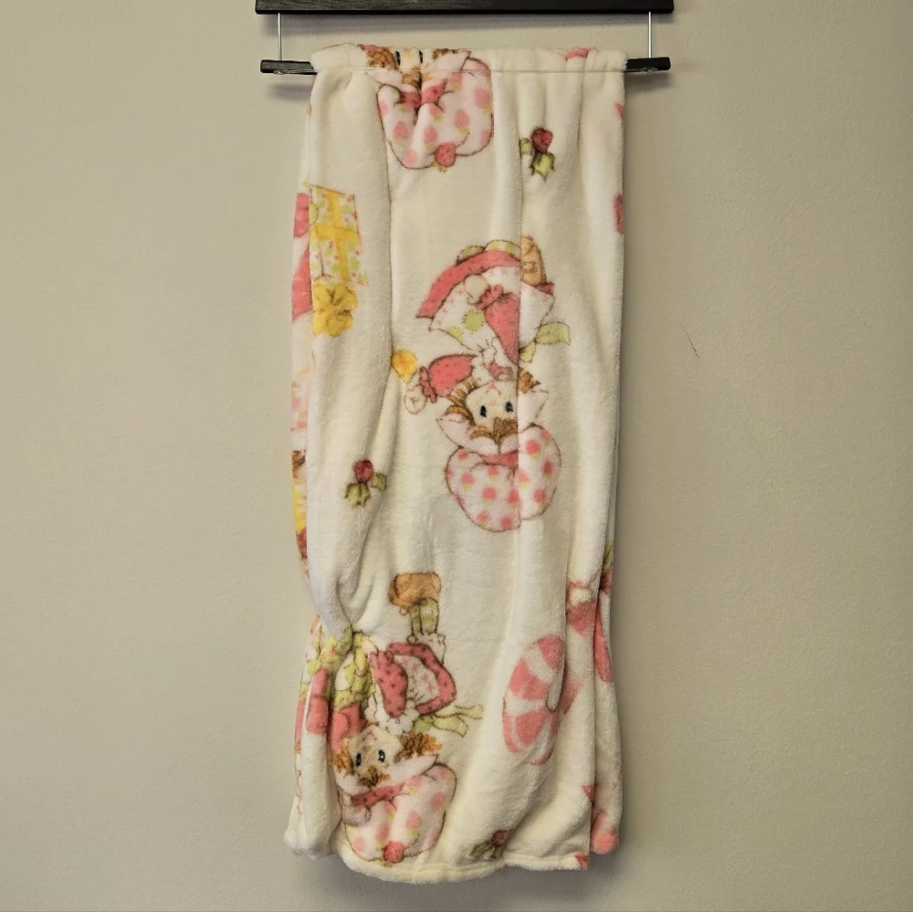 Strawberry Shortcake Christmas Plush Throw Blanket
